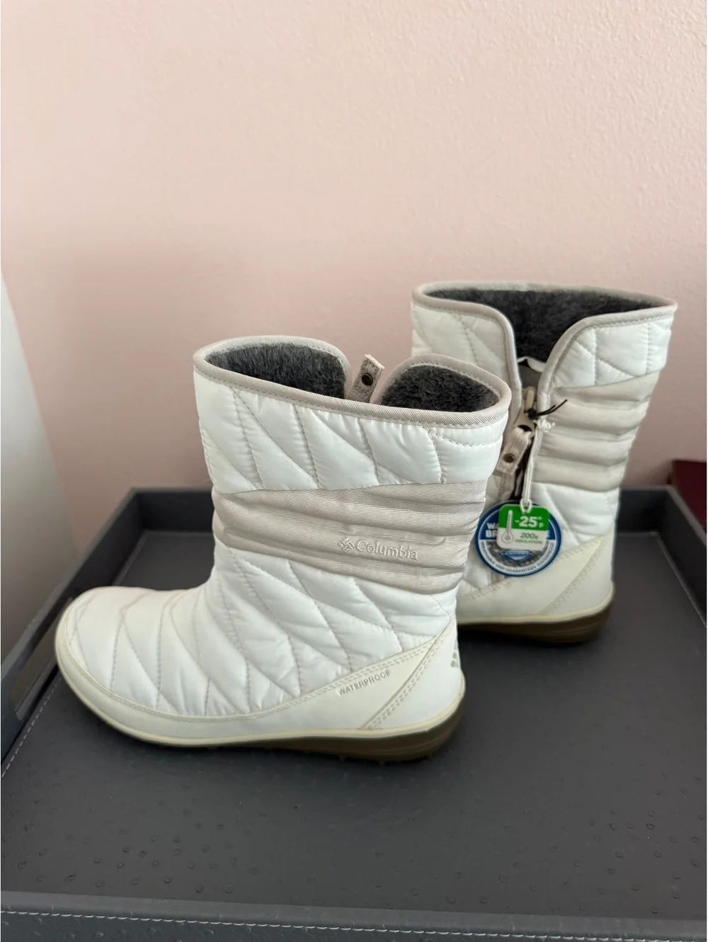 Columbia Women’s Heavenly Slip II Omni-Heat Winter Boots White/Ivory Size 6.5